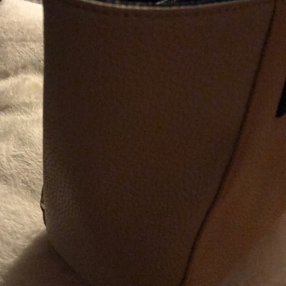 Handbag: KENNETH COLE REACTION BAG - Picture 4 of 7